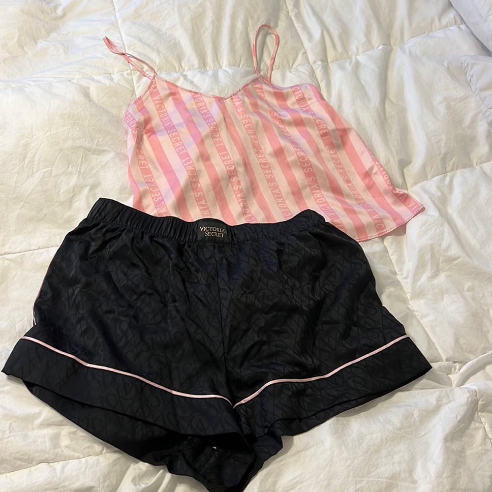 Victoria’s Secret Pink and Black Set - Picture 1 of 4